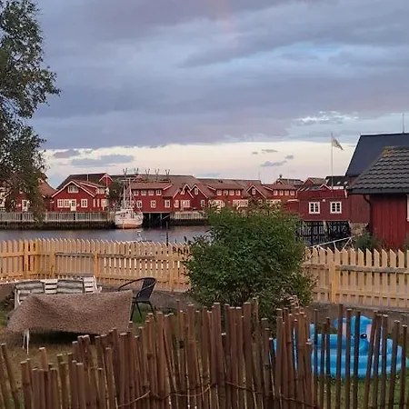 Hotel Det Kule Gule Huset *